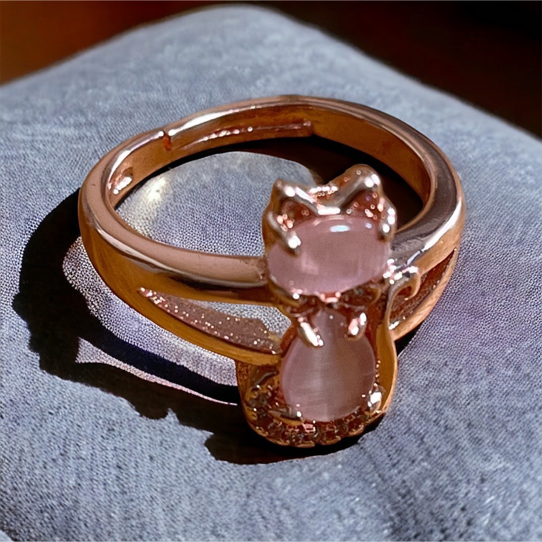ピンクの猫の指輪 レディースのアクセサリー(リング(指輪))の商品写真