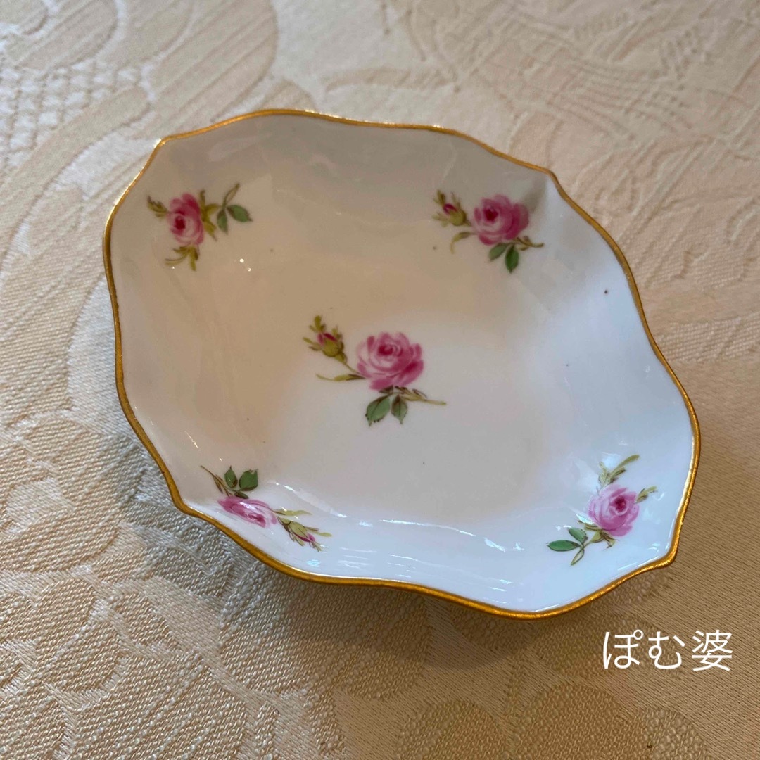 MEISSEN(マイセン)の【古マイセン】ミルクピッチャー クリーマー※トレイ付「散らし小花／ピンクローズ」 インテリア/住まい/日用品のキッチン/食器(食器)の商品写真