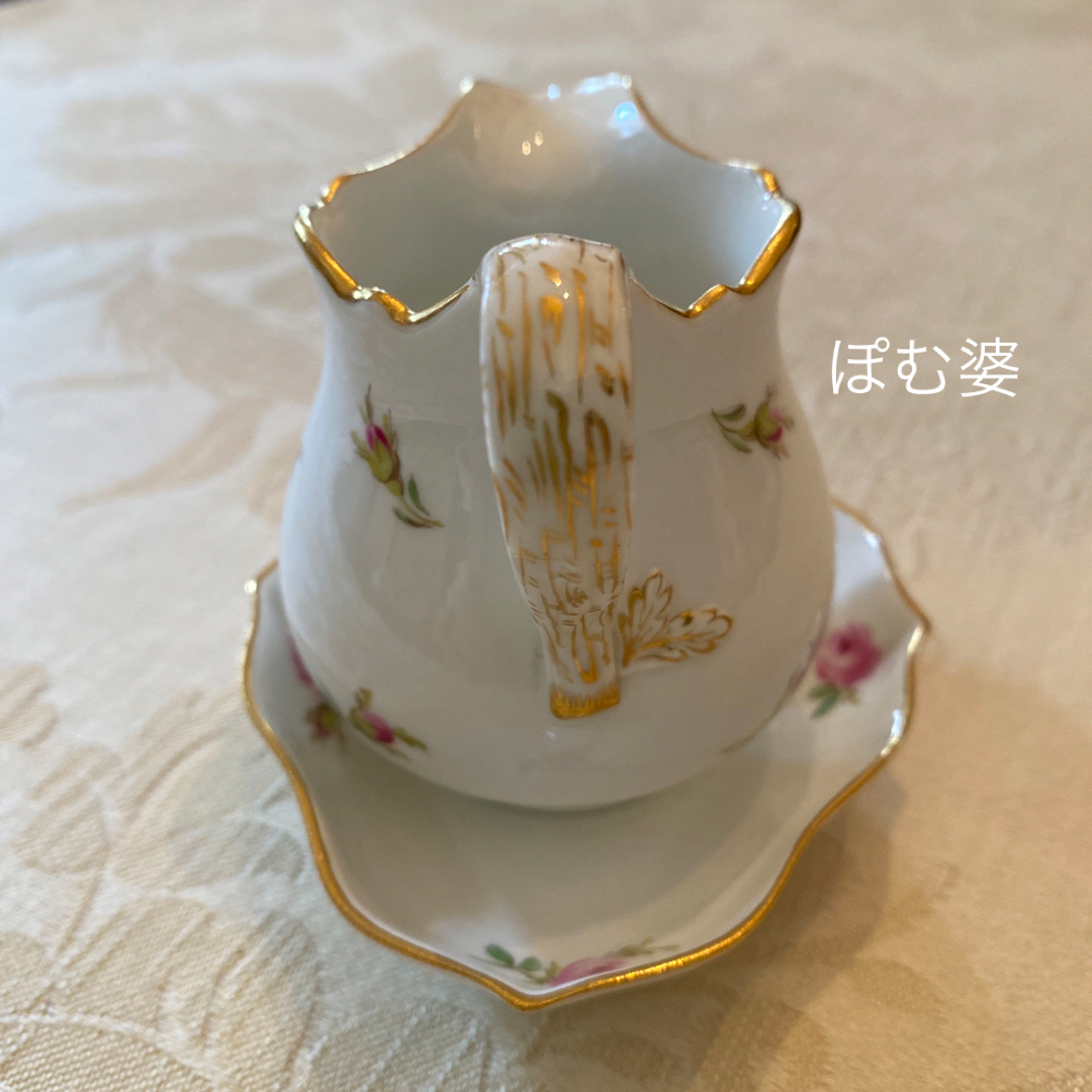 MEISSEN(マイセン)の【古マイセン】ミルクピッチャー クリーマー※トレイ付「散らし小花／ピンクローズ」 インテリア/住まい/日用品のキッチン/食器(食器)の商品写真