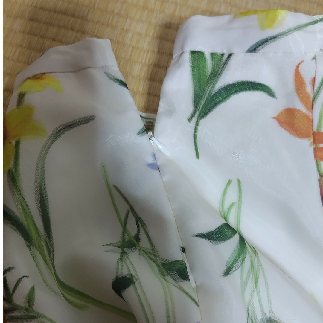 TONAL(トーナル)のTONAL 花柄 スカート レディースのスカート(ひざ丈スカート)の商品写真