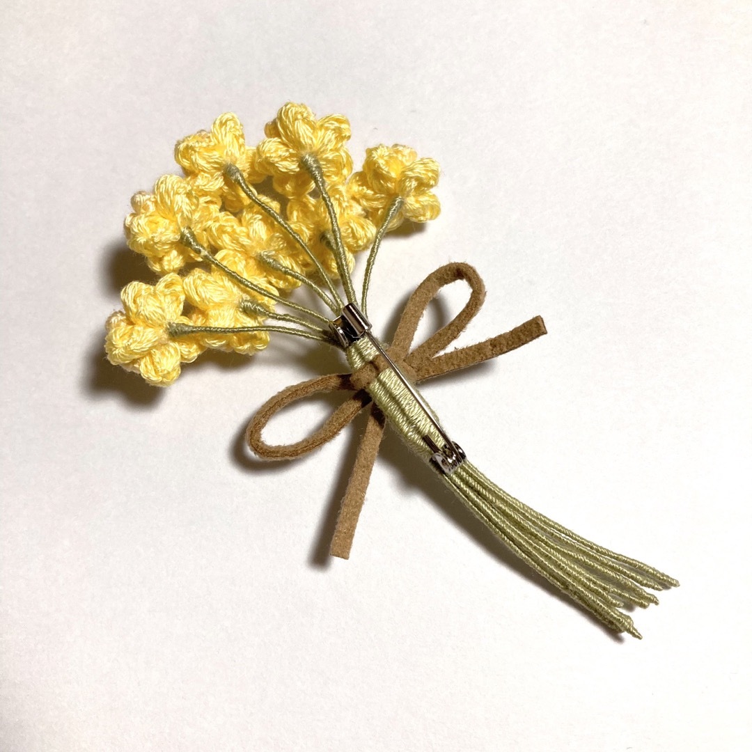 小さなお花の花束ブローチ＊イエロー ハンドメイドのアクセサリー(コサージュ/ブローチ)の商品写真