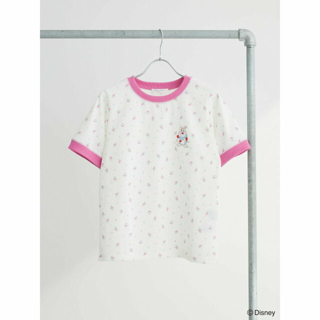 green parks(グリーンパークス)の【レッド】アリス/小花ワッペンTEE 24SS/Disney レディースのトップス(カットソー(長袖/七分))の商品写真