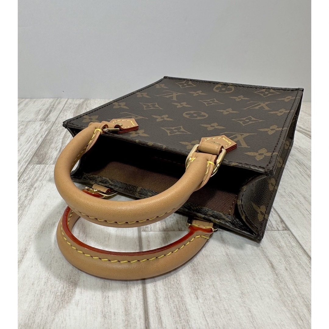 LOUIS VUITTON(ルイヴィトン)の定価26.4万/35%off☆ルイヴィトン モノグラムプティット・サックプラ レディースのバッグ(ハンドバッグ)の商品写真