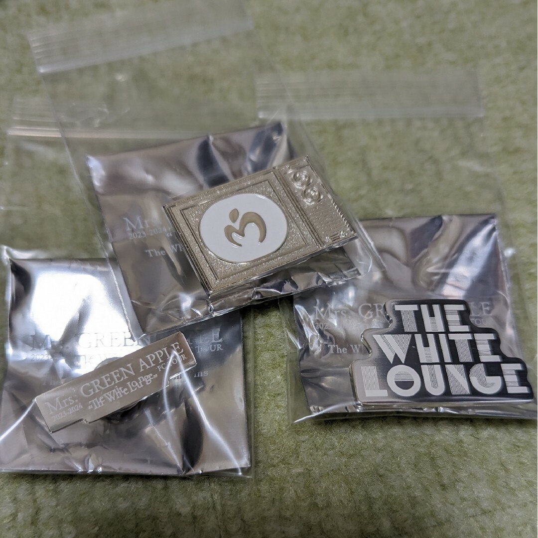 Mrs.GREEN APPLE　THE WHITE Lounge ピン　3個 エンタメ/ホビーのタレントグッズ(ミュージシャン)の商品写真