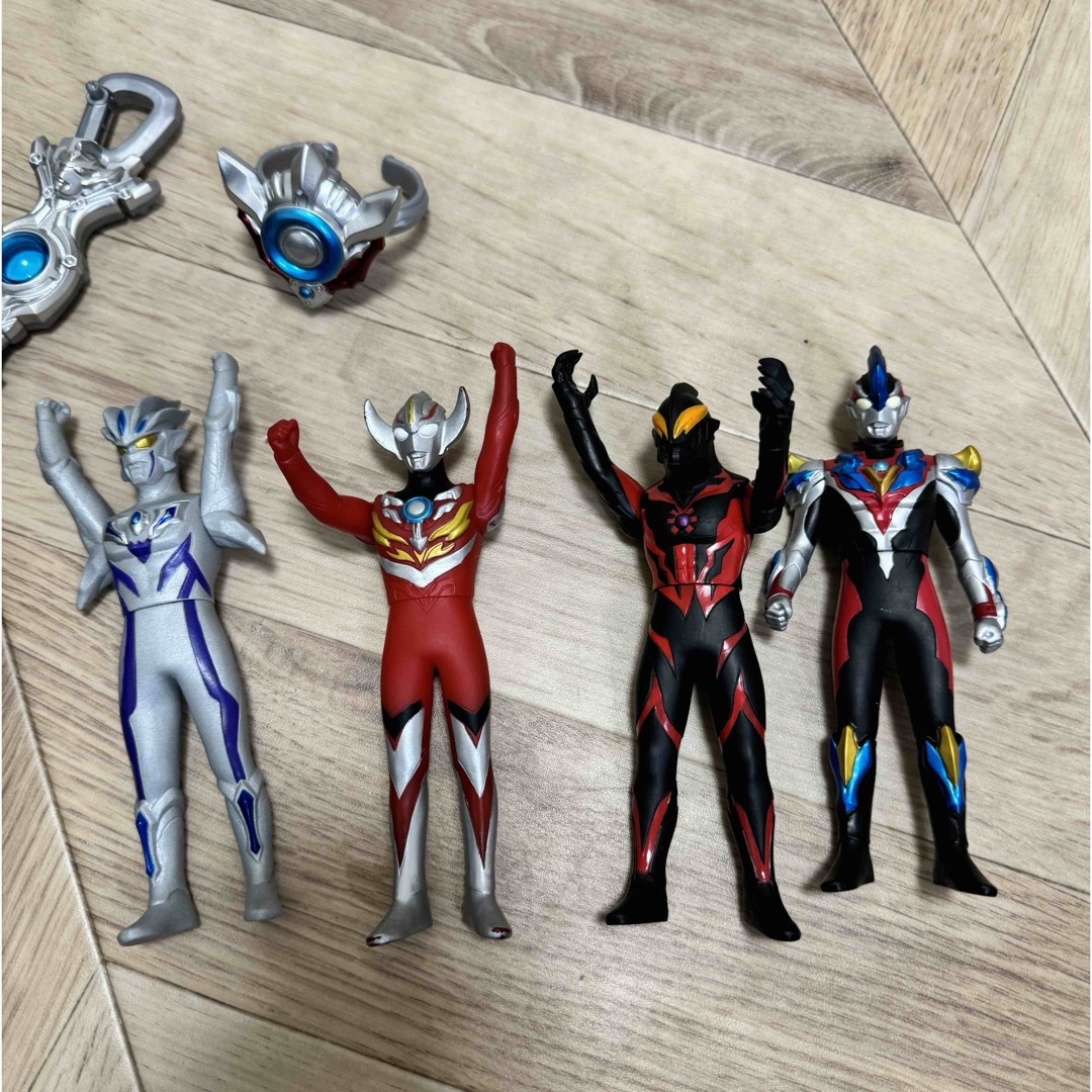 BANDAI(バンダイ)のウルトラマン　タイガ　ソフビ　おまとめ売り エンタメ/ホビーのおもちゃ/ぬいぐるみ(キャラクターグッズ)の商品写真