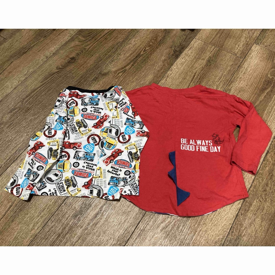 95サイズ　2枚セット　ロンT ロングTシャツ　トミカ　恐竜柄 キッズ/ベビー/マタニティのキッズ服男の子用(90cm~)(Tシャツ/カットソー)の商品写真