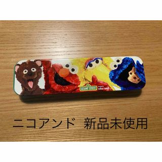 ニコアンド  オリジナルカタカナニコロゴ缶ペンケース