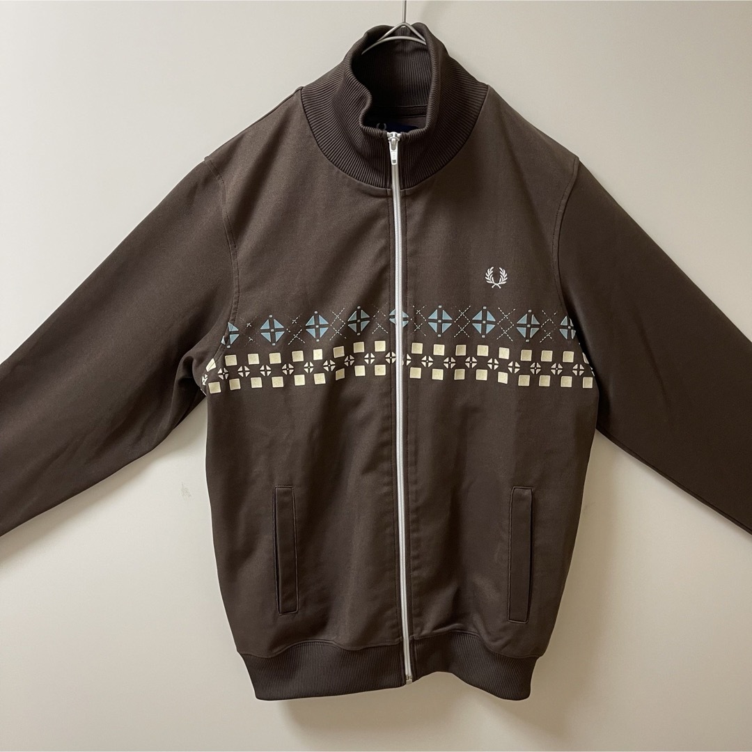 FRED PERRY(フレッドペリー)の美品】フレッドペリー刺繍トラックジャケット古着ジャージトップfredブラウン茶 メンズのトップス(ジャージ)の商品写真