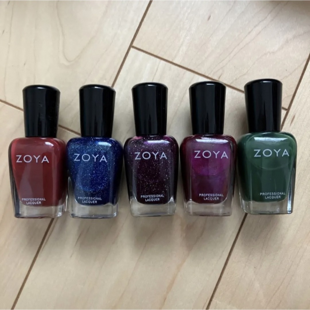 ZOYA(ゾヤ)のZOYA 23本まとめ売り コスメ/美容のネイル(マニキュア)の商品写真