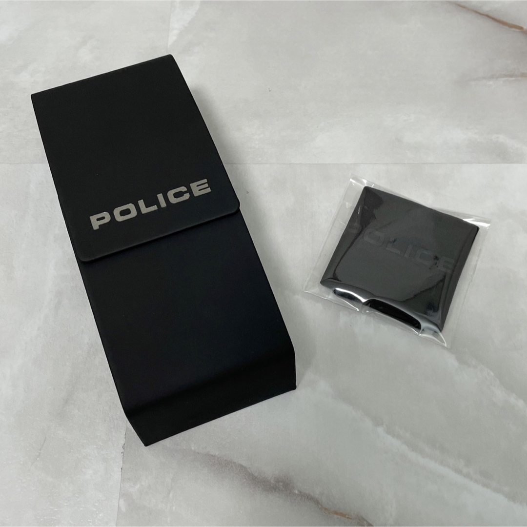 POLICE(ポリス)の新品未使用　POLICE ポリス　サングラスケース　純正メガネ拭きセット メンズのファッション小物(サングラス/メガネ)の商品写真