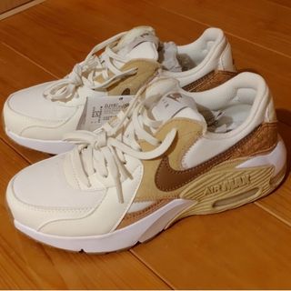 ナイキ(NIKE)のNIKE レディース スニーカー エア マックス エクシー DJ1975-001(スニーカー)