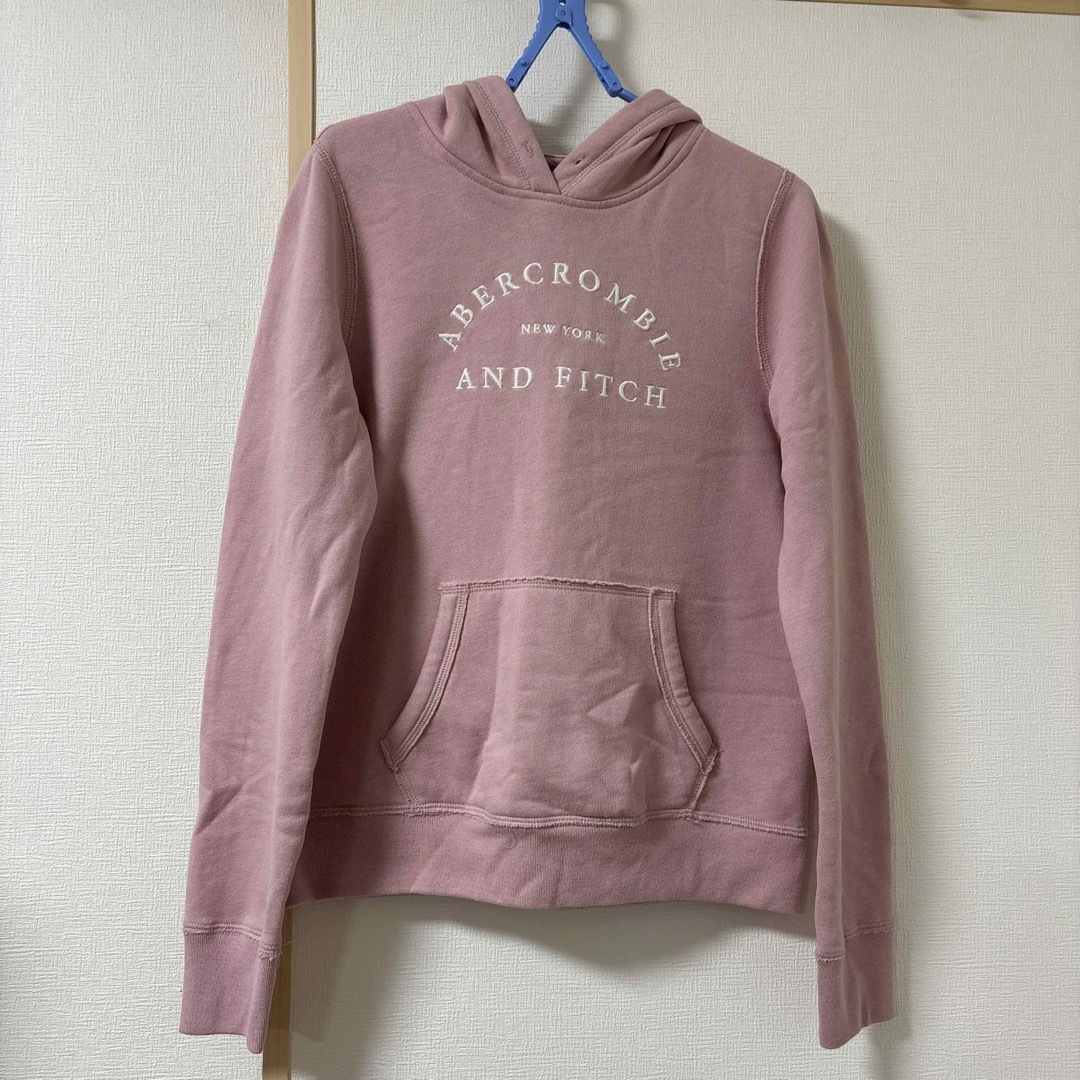 Abercrombie&Fitch(アバクロンビーアンドフィッチ)のアバクロンビー&フィッチ　パーカー　Mサイズ レディースのトップス(パーカー)の商品写真