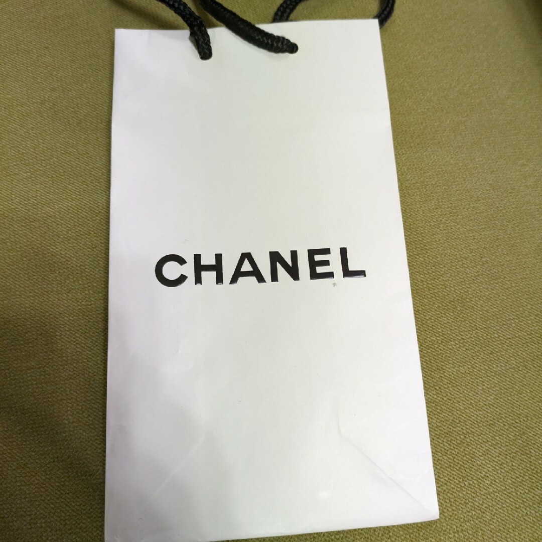 CHANEL(シャネル)のショップバック　シャネル　紙袋 レディースのバッグ(ショップ袋)の商品写真