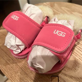 アグ(UGG)のUGG アグ　ベビー　女の子　サンダル　ピンク　11cm 夏　春　マジックテープ(サンダル)