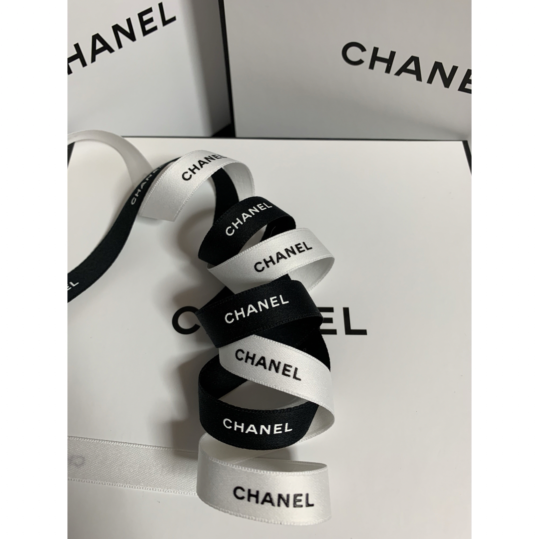 CHANEL(シャネル)のSale！1.5cm幅 CHANEL ラッピング リボン 10m インテリア/住まい/日用品のオフィス用品(ラッピング/包装)の商品写真