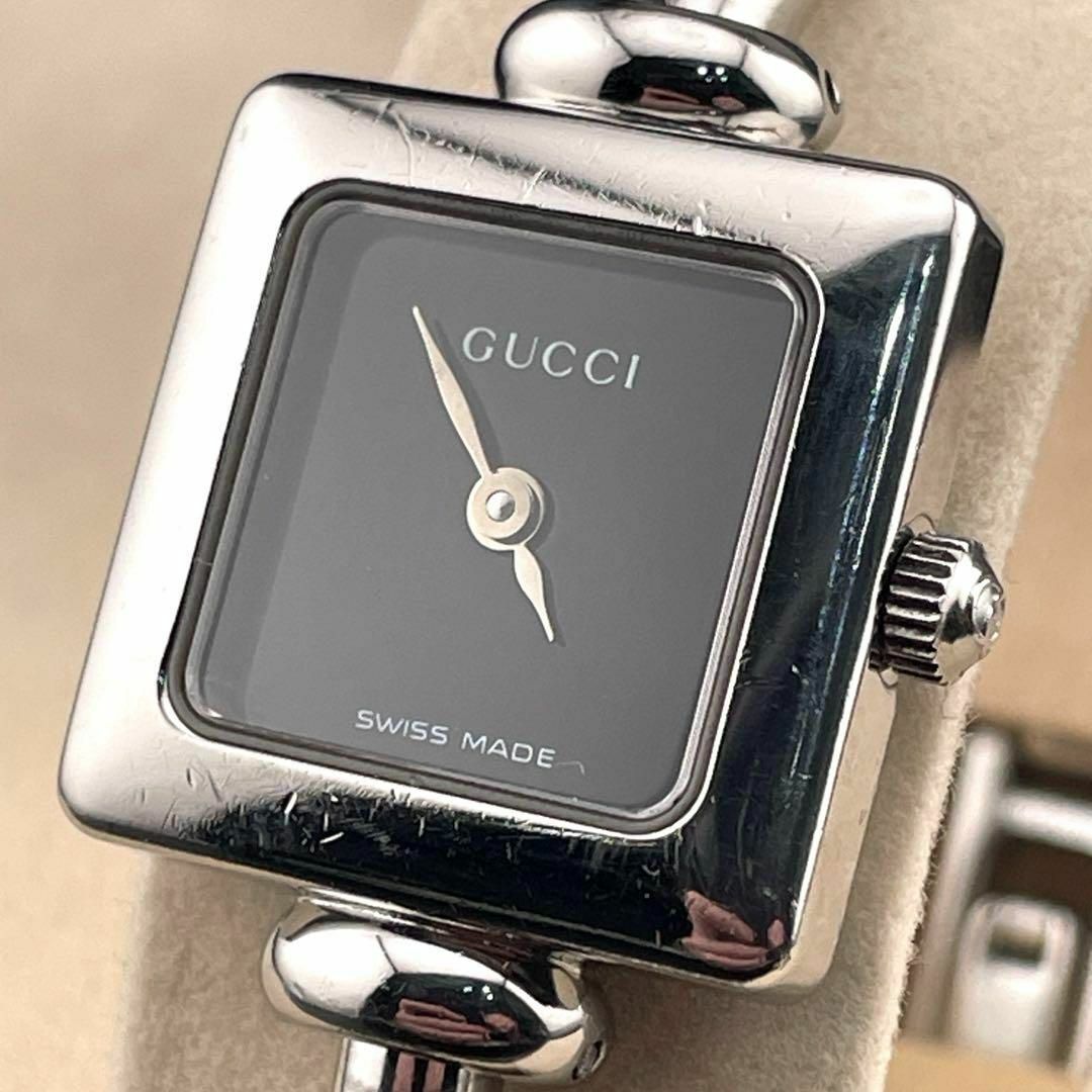 Gucci(グッチ)のc555【グッチ】スクエア バングル アーマーブレス タイムレス ウォッチ 時計 レディースのファッション小物(腕時計)の商品写真