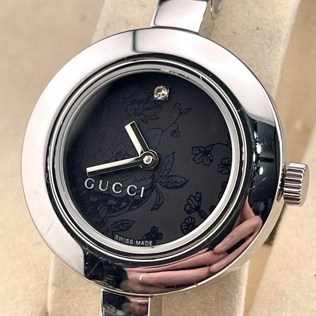 Gucci(グッチ)のc554【グッチ】ワンスター 1P 花柄 バングル アーマーブレス ウォッチ時計 レディースのファッション小物(腕時計)の商品写真