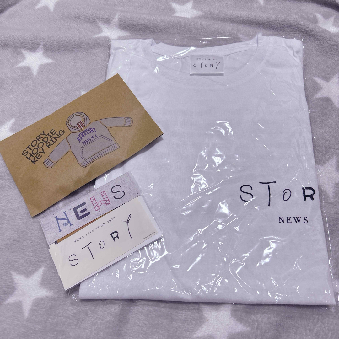 NEWS(ニュース)の☆★NEWS STORY Tシャツ&ステッカー&パーカーキーホルダー★☆ エンタメ/ホビーのタレントグッズ(アイドルグッズ)の商品写真