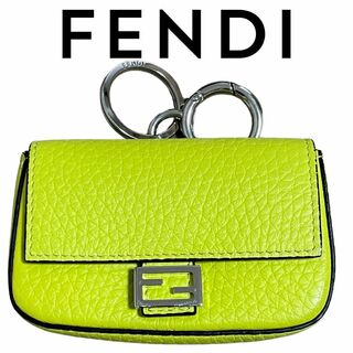 FENDI - 【新品に近い】FENDI フェンディ　マイクロ　バケットチャーム