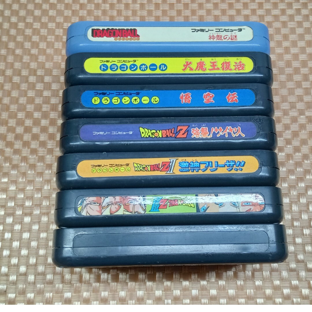 BANDAI(バンダイ)のファミコン　ドラゴンボール　7本セット エンタメ/ホビーのゲームソフト/ゲーム機本体(家庭用ゲームソフト)の商品写真