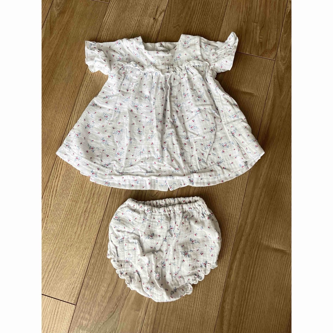 PETIT BATEAU(プチバトー)のプチバトー ブラウス　花柄　上下セット　74cm キッズ/ベビー/マタニティのベビー服(~85cm)(シャツ/カットソー)の商品写真