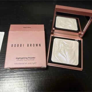 ボビイブラウン(BOBBI BROWN)のボビイブラウン　ハイライティングパウダー　L44 ペタルグロウ(フェイスパウダー)