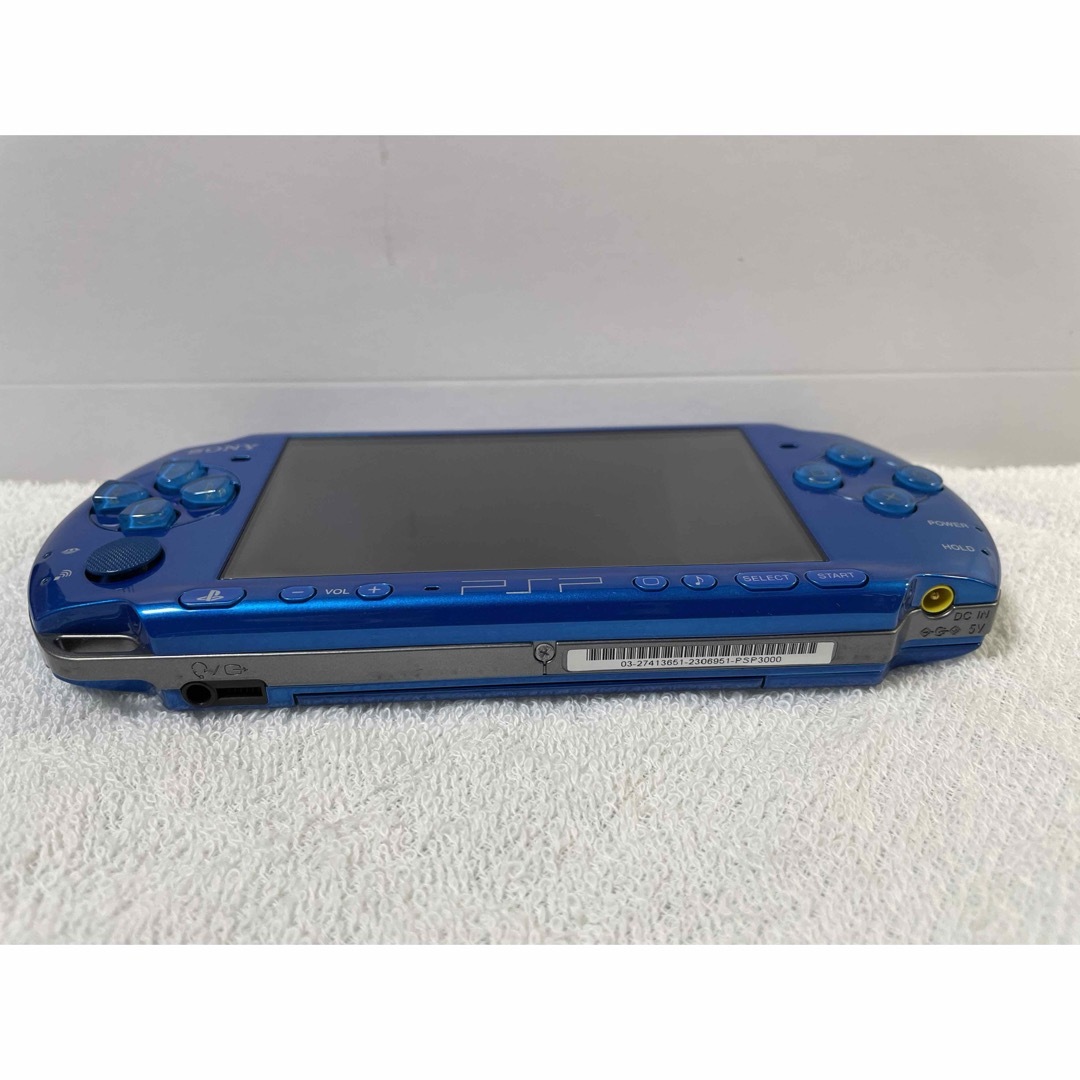 PlayStation Portable(プレイステーションポータブル)の☆ほぼ新品☆ PSP-3000  バイブラントブルー エンタメ/ホビーのゲームソフト/ゲーム機本体(携帯用ゲーム機本体)の商品写真