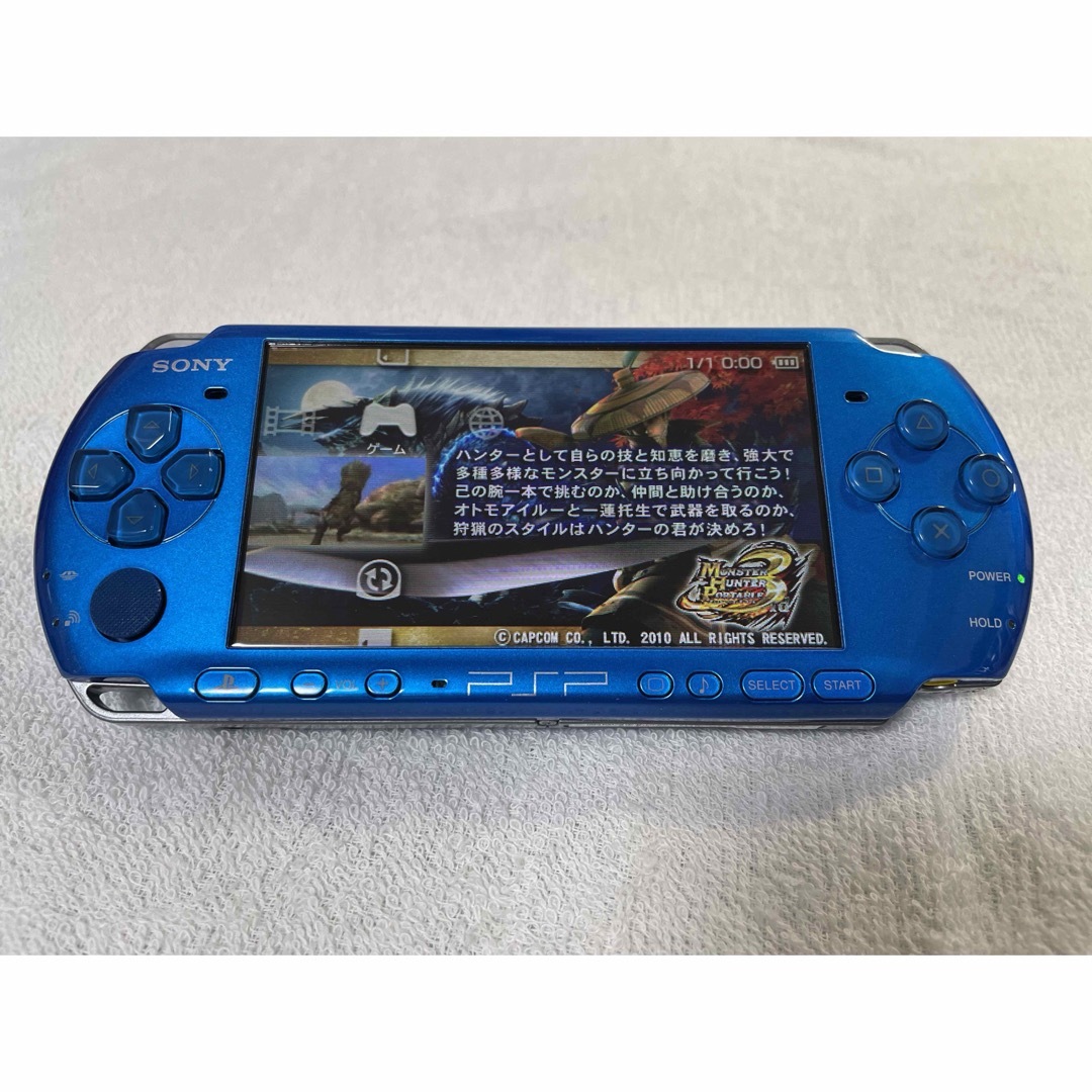 PlayStation Portable(プレイステーションポータブル)の☆ほぼ新品☆ PSP-3000  バイブラントブルー エンタメ/ホビーのゲームソフト/ゲーム機本体(携帯用ゲーム機本体)の商品写真