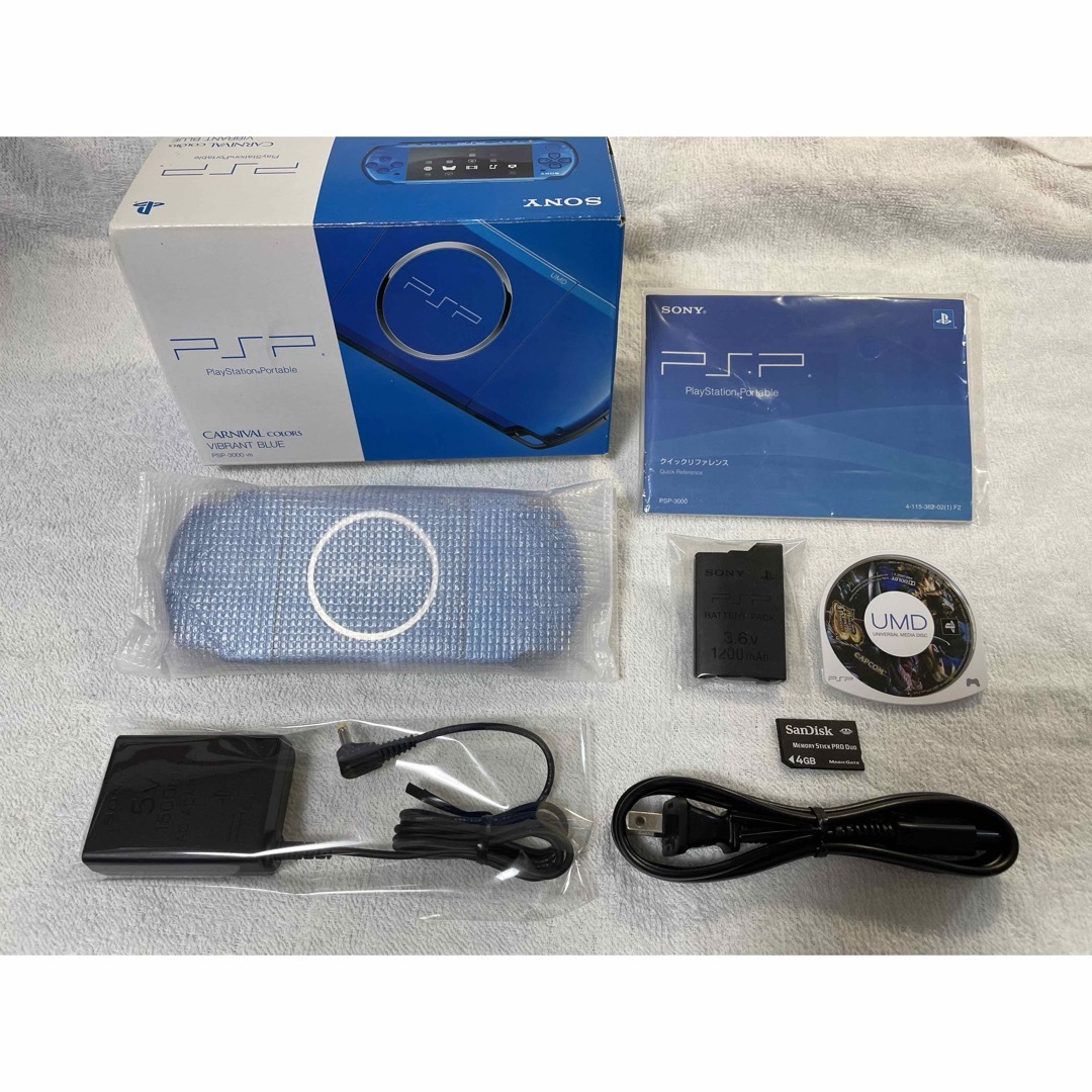 PlayStation Portable(プレイステーションポータブル)の☆ほぼ新品☆ PSP-3000  バイブラントブルー エンタメ/ホビーのゲームソフト/ゲーム機本体(携帯用ゲーム機本体)の商品写真