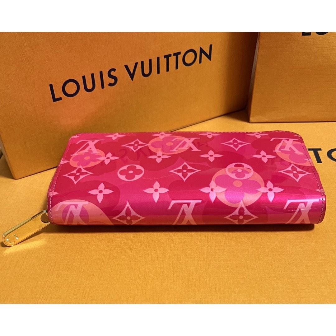 LOUIS VUITTON(ルイヴィトン)のLOUIS VUITTON 2021限定品 ジッピーウォレット レディースのファッション小物(財布)の商品写真