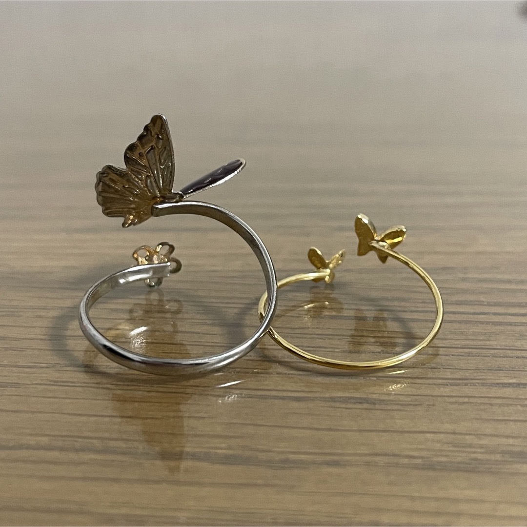 リング 蝶々 バタフライ シルバー ゴールド 指輪2個セット アクセサリー レディースのアクセサリー(リング(指輪))の商品写真