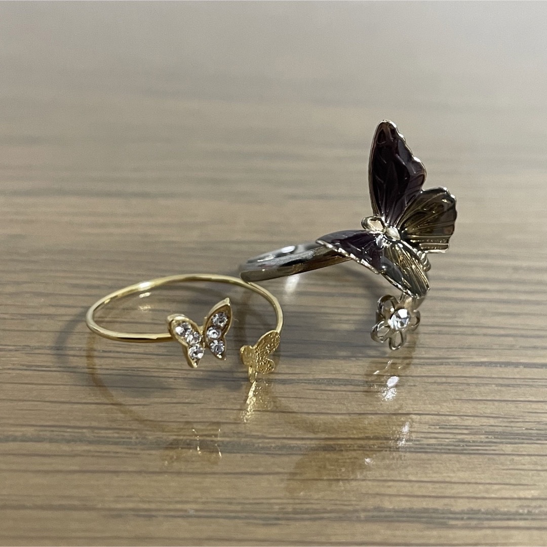 リング 蝶々 バタフライ シルバー ゴールド 指輪2個セット アクセサリー レディースのアクセサリー(リング(指輪))の商品写真