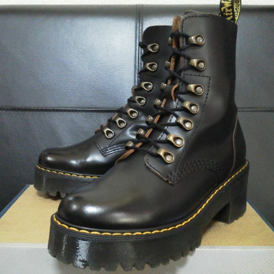 Dr.Martens(ドクターマーチン)のDr.Martens LEONA UK4 黒 厚底 ヒールブーツ JADON レディースの靴/シューズ(ブーツ)の商品写真