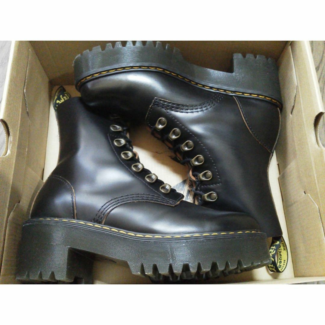 Dr.Martens(ドクターマーチン)のDr.Martens LEONA UK4 黒 厚底 ヒールブーツ JADON レディースの靴/シューズ(ブーツ)の商品写真