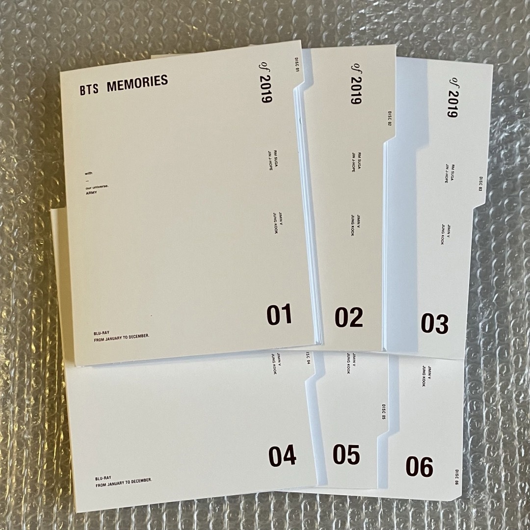 防弾少年団(BTS)(ボウダンショウネンダン)のBTS memories メモリーズ 2019 Blu-ray 日本語字幕なし エンタメ/ホビーのDVD/ブルーレイ(アイドル)の商品写真