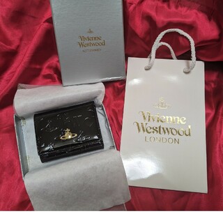 ヴィヴィアンウエストウッド(Vivienne Westwood)の【新品未使用】　ヴィヴィアンウエストウッド 三つ折財布　黒　エナメル　がま口(財布)