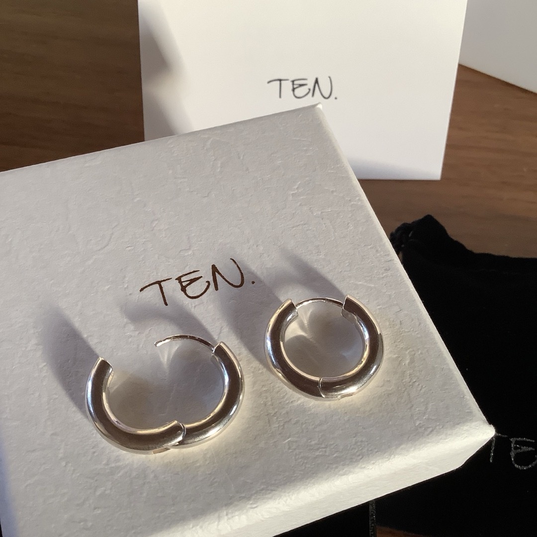 TEN.  テン　ピアス　フープピアス レディースのアクセサリー(ピアス)の商品写真