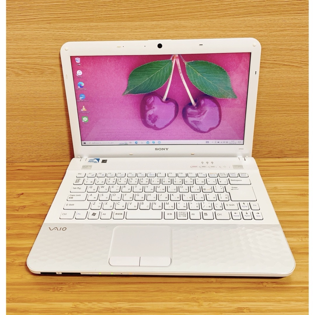 カメラ付PC✨ノートパソコン　人気のVAIO✨学生・社会人向け✨可愛い✨美品 スマホ/家電/カメラのPC/タブレット(ノートPC)の商品写真