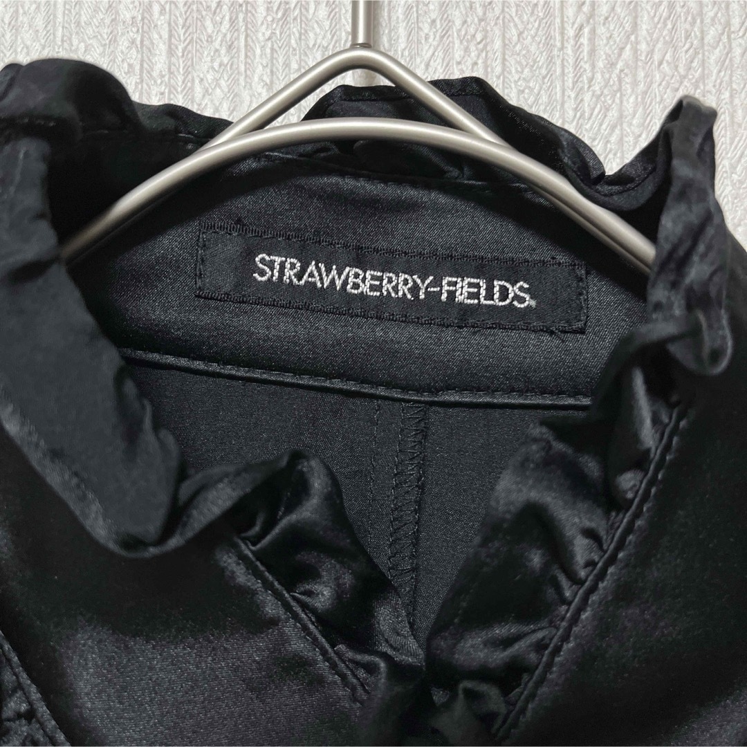 STRAWBERRY-FIELDS(ストロベリーフィールズ)のストロベリーフィールズ　ブラウス　シルク レディースのトップス(シャツ/ブラウス(長袖/七分))の商品写真