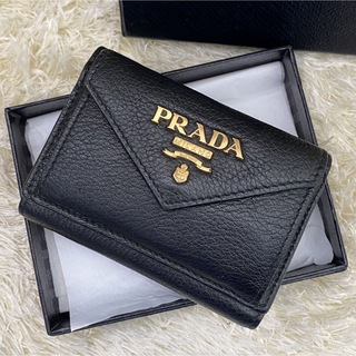 プラダ(PRADA)の美品✨PRADA プラダ シボ革 三つ折り ヴィッテロダイノ ゴールド金具(財布)