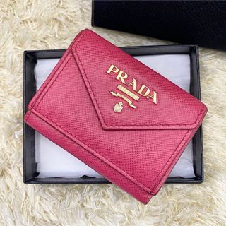 プラダ(PRADA)の美品✨PRADA プラダ 三つ折り財布 サフィアーノ ピンク ゴールド金具(財布)