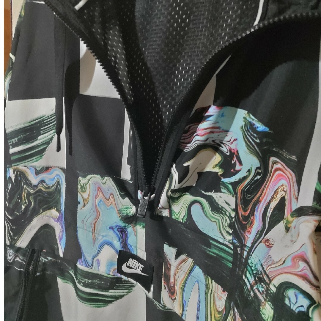 NIKE(ナイキ)のナイキ　ハーフジップナイロンパーカー メンズのジャケット/アウター(ナイロンジャケット)の商品写真