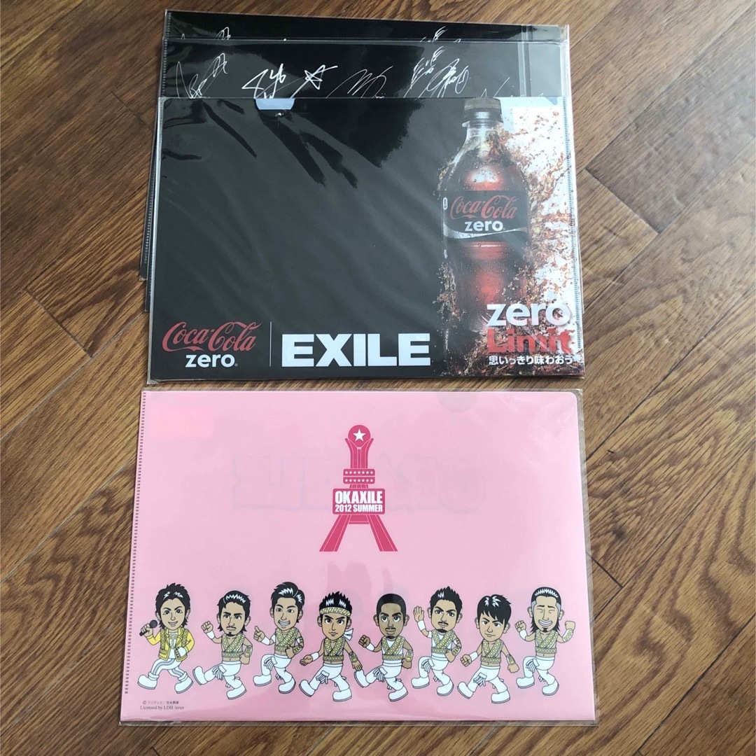 EXILE TRIBE(エグザイル トライブ)のEXILE TRIBE  クリアファイル コカ・コーラ＆オカザイル エンタメ/ホビーのタレントグッズ(ミュージシャン)の商品写真