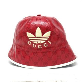 Gucci - GUCCI(グッチ) 帽子 M 57cm美品  クリスタルGG 724628 レッド ×adidasコラボ コーティングキャンバス