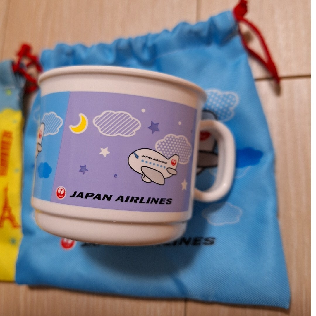 JAL(日本航空)(ジャル(ニホンコウクウ))のプラスチックコップ　JAL　未使用　2個セット キッズ/ベビー/マタニティの授乳/お食事用品(マグカップ)の商品写真