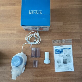 オムロン(OMRON)のオムロン　吸入器　NE-S16 　中古品(その他)