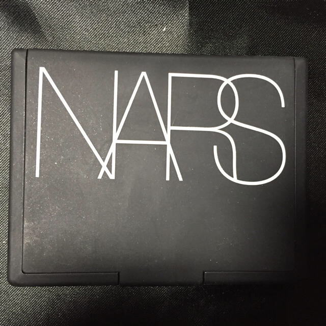 NARS(ナーズ)の完売店舗続出  NARS フェイスパウダー コスメ/美容のベースメイク/化粧品(フェイスパウダー)の商品写真