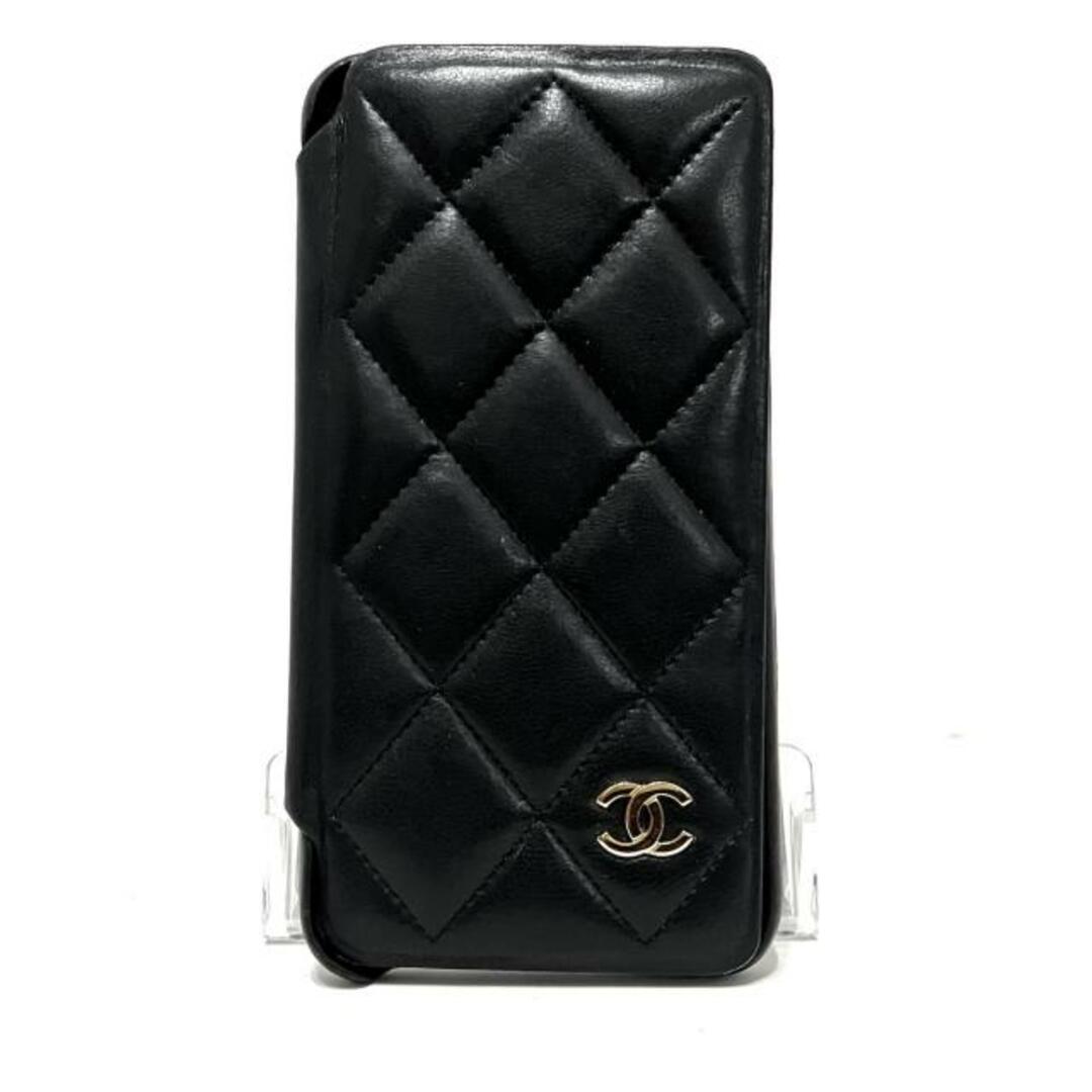 CHANEL(シャネル)のCHANEL(シャネル) 携帯電話ケース マトラッセ 黒 スマートフォンケース/対応機種不明 ラムスキン スマホ/家電/カメラのスマホアクセサリー(モバイルケース/カバー)の商品写真