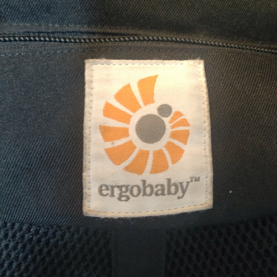 Ergobaby(エルゴベビー)のエルゴ　抱っこ紐 キッズ/ベビー/マタニティの外出/移動用品(抱っこひも/おんぶひも)の商品写真