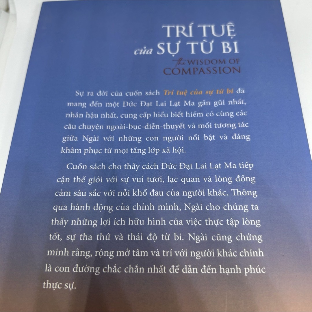 Trí Tuệ Của Sự Từ Bi 【ベトナム語書籍】 エンタメ/ホビーの本(洋書)の商品写真